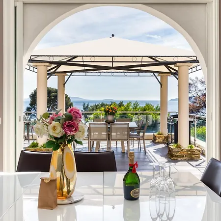 Demeure Domaine Du Soleil Villa Le Lavandou